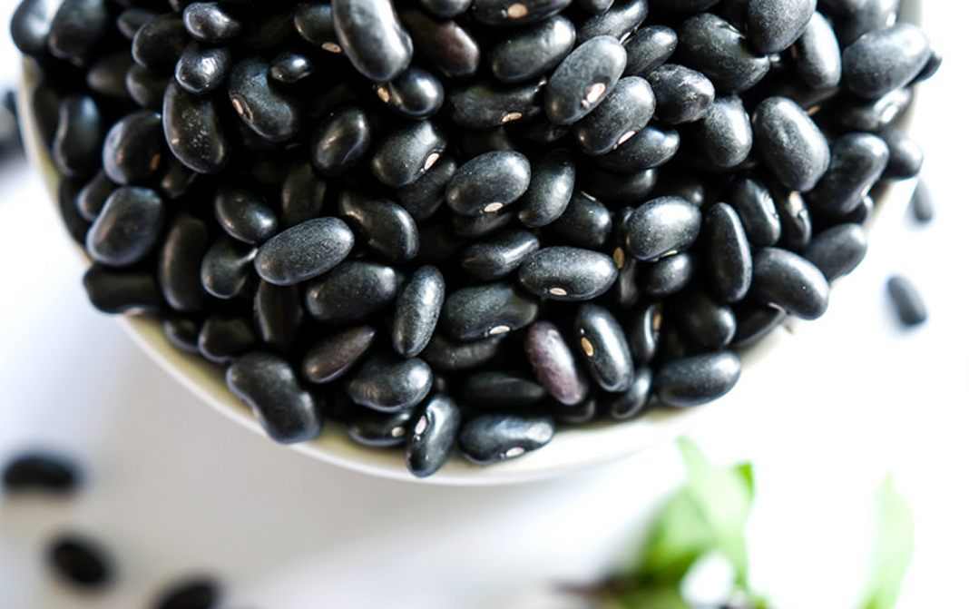 black-beans-nutrition-facts-health-properties-veggies-info